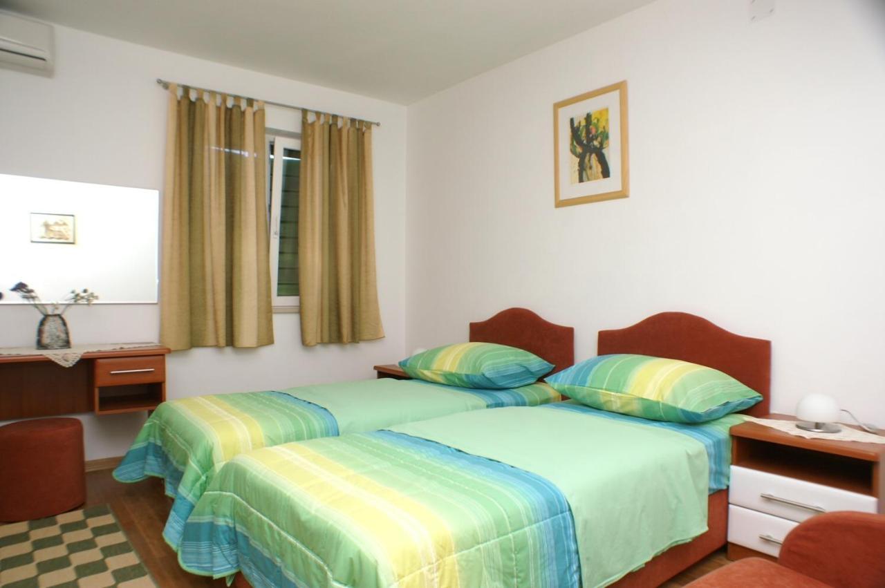 Apartments By The Sea Supetar, Brac - 4274 Екстер'єр фото